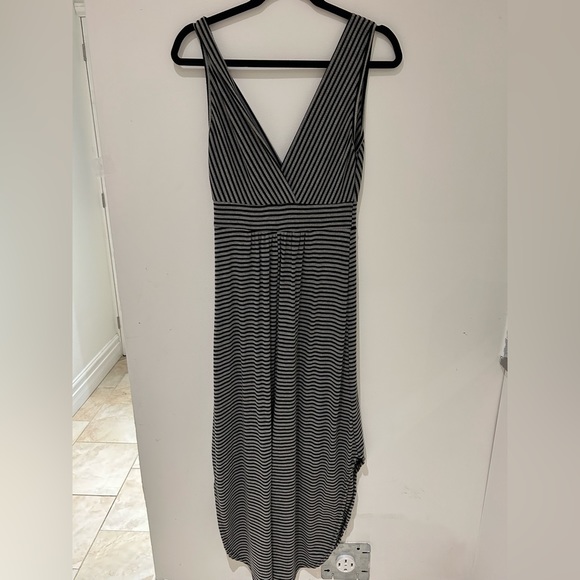 Striped v-neck summer maxi dress - Picture 2 of 2